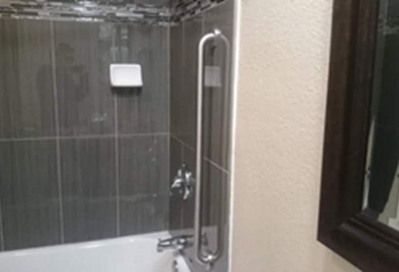 2ダブルベッドのスタンダードルーム, Monterey Fairgrounds Inn