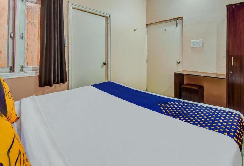 اتاق کلاسیک سه تخته, Spot On Mangalam Guest House