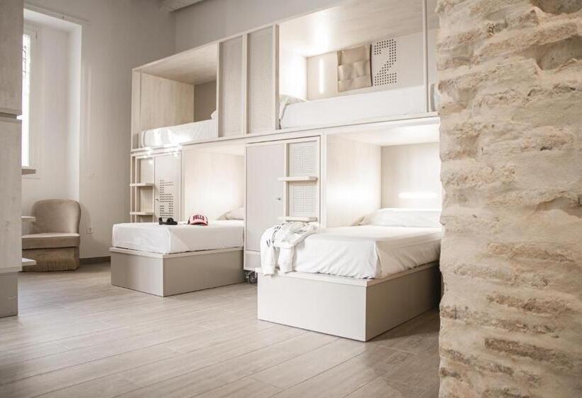 اتاق لوکس خانوادگی, Room00 Salvador Hostel