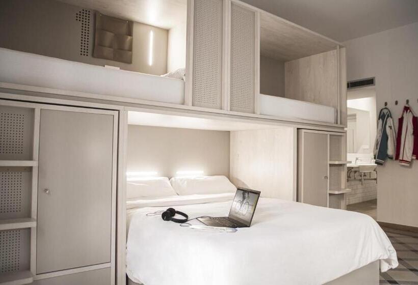 اتاق لوکس خانوادگی, Room00 Salvador Hostel