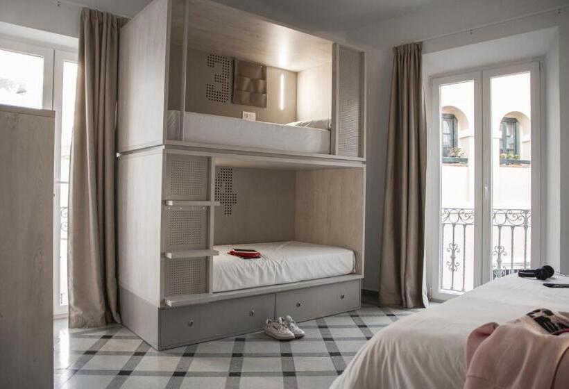 اتاق لوکس خانوادگی, Room00 Salvador Hostel