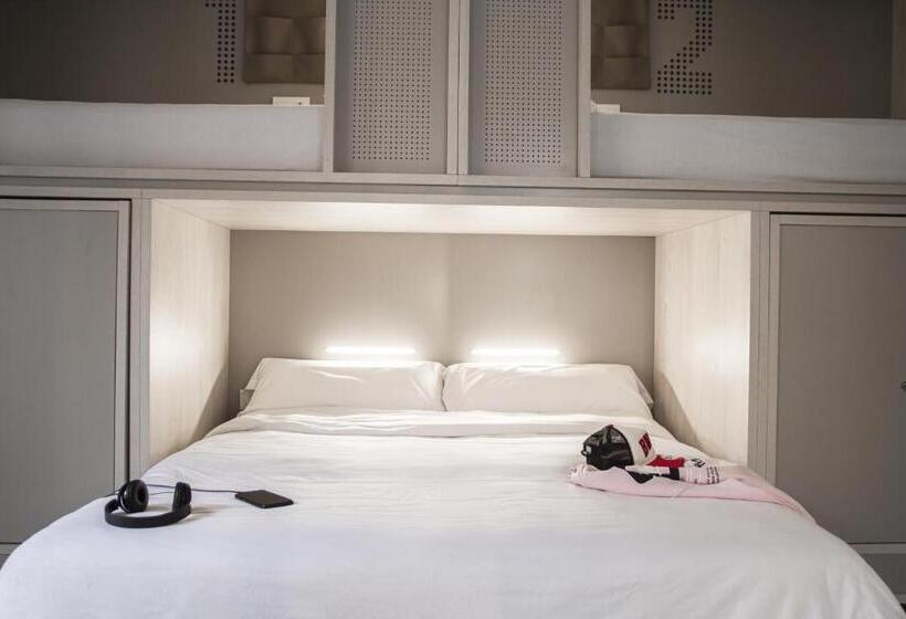 اتاق لوکس خانوادگی, Room00 Salvador Hostel