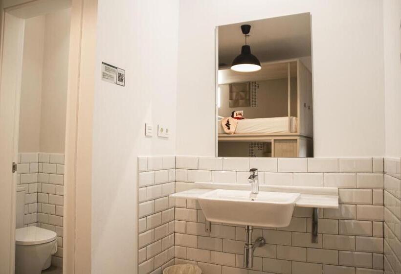 اتاق استاندارد با تخت‌های تاشو, Room00 Salvador Hostel