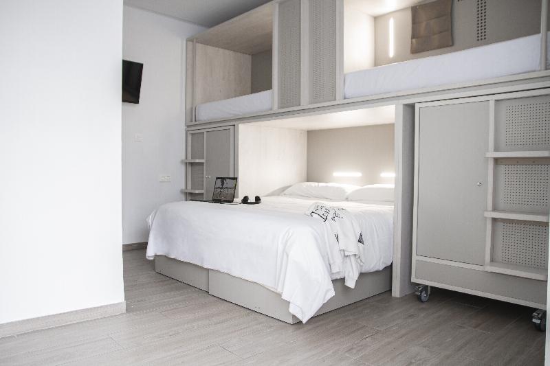 اتاق خانوادگی, Room00 Salvador Hostel