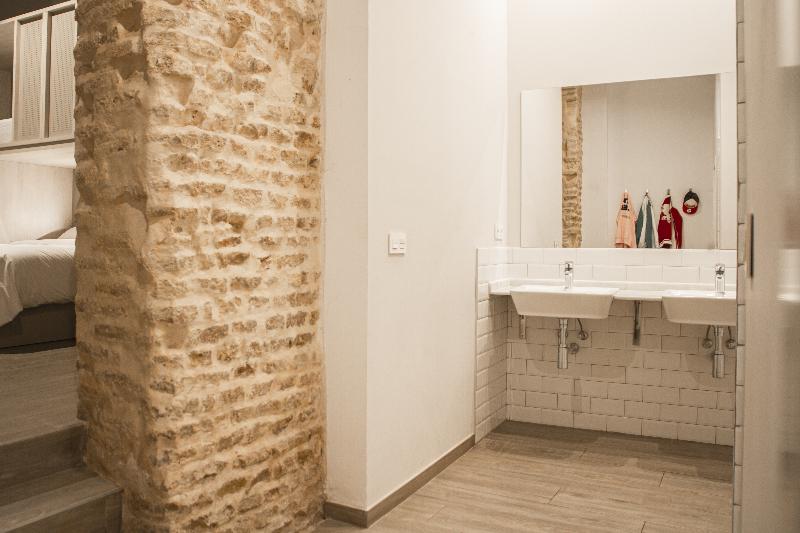 اتاق خانوادگی, Room00 Salvador Hostel