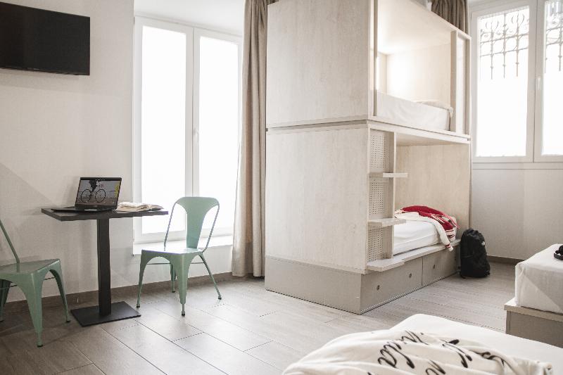 اتاق خانوادگی, Room00 Salvador Hostel