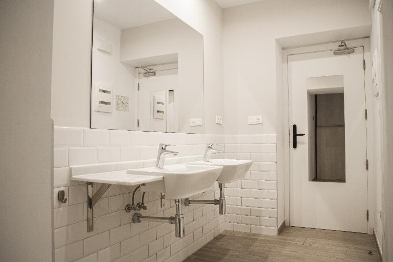 اتاق خانوادگی, Room00 Salvador Hostel