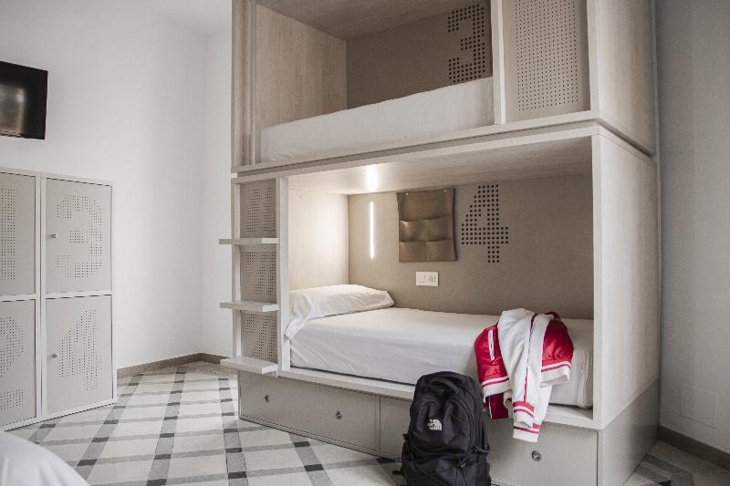 اتاق خانوادگی, Room00 Salvador Hostel