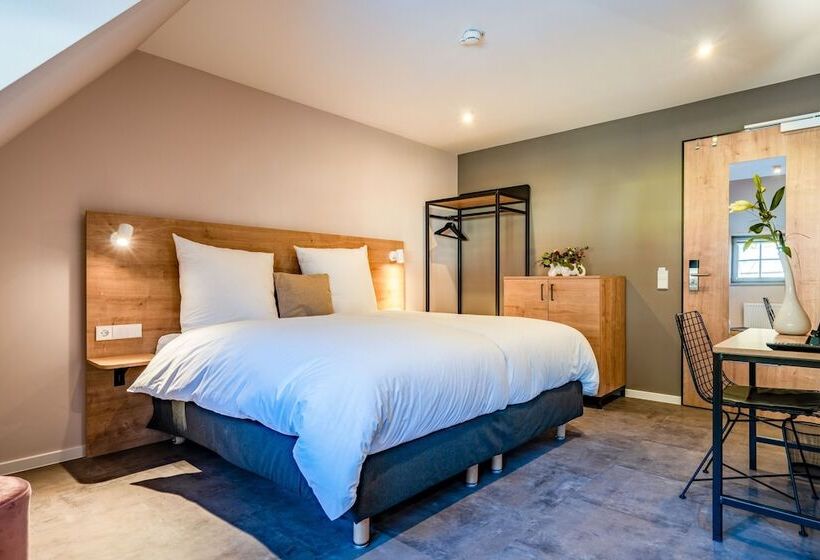 Quarto standard, Coucou Hotel & Kuckucks Stube