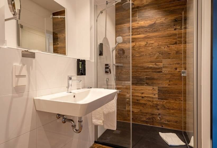 Quarto deluxe, Coucou Hotel & Kuckucks Stube