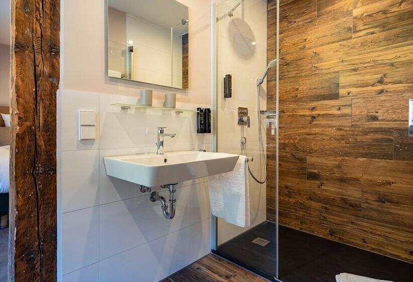 Quarto deluxe, Coucou Hotel & Kuckucks Stube