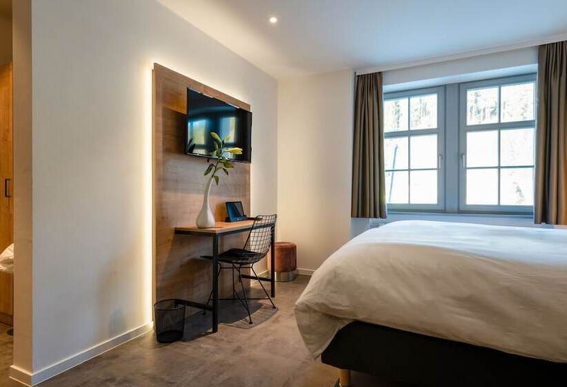 Quarto deluxe, Coucou Hotel & Kuckucks Stube