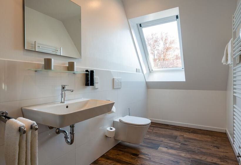 Quarto standard, Coucou Hotel & Kuckucks Stube