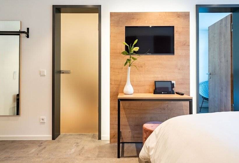 Quarto Familiar, Coucou Hotel & Kuckucks Stube