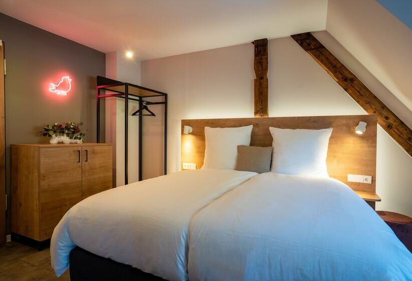 Quarto Superior, Coucou Hotel & Kuckucks Stube