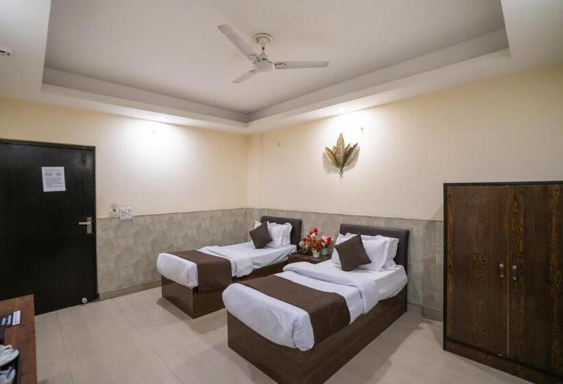 Номер Deluxe, Mahajan International, Delhi Airport