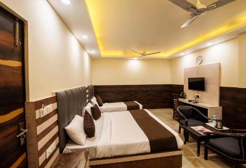 Трехместный Номер Deluxe, Mahajan International, Delhi Airport