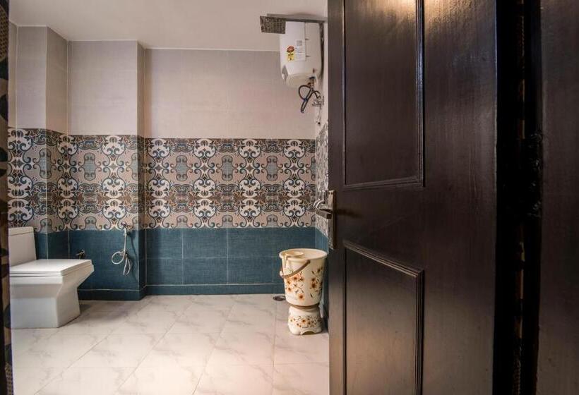 جناح عائلي, Mahajan International, Delhi Airport