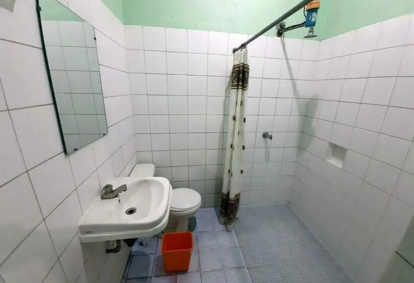 اتاق اکونومی, Asunción