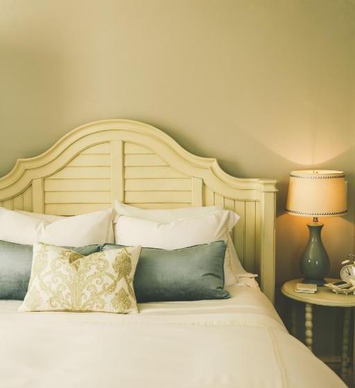 스탠다드 룸, The Pinner House