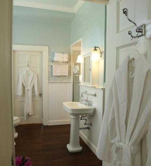 스탠다드 룸 킹사이즈 침대, The Pinner House