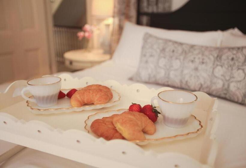 스탠다드 룸 킹사이즈 침대, The Pinner House