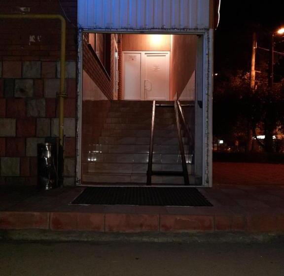 سوئیت با تخت بزرگ, хостел готель колізей