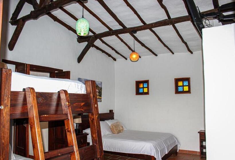 חדר לארבעה סטנדרטי עם מרפסת, Campestre Ataraxia Barichara