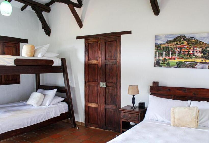 Четырехместный Номер Стандарт с Балконом, Campestre Ataraxia Barichara