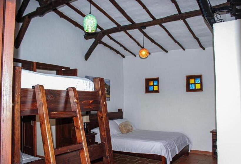 חדר לארבעה סטנדרטי עם מרפסת, Campestre Ataraxia Barichara