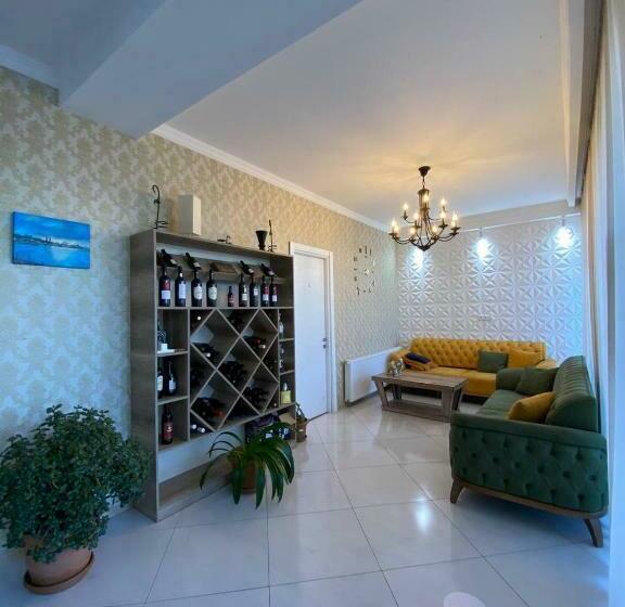 اتاق لوکس, Traveler