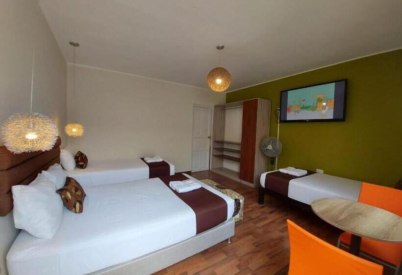 Трехместный Номер Комфорт, Hostal Atenea