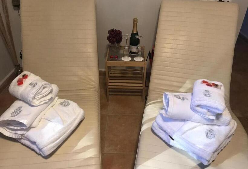 Люкс, Monasterio De Tejeda