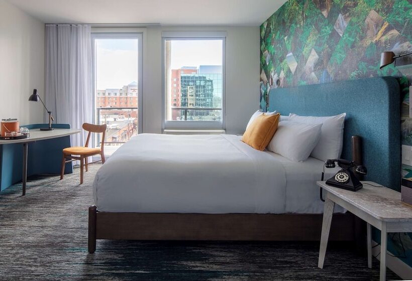 标准间带双人床, Canvas Moncton, Tapestry Collection By Hilton