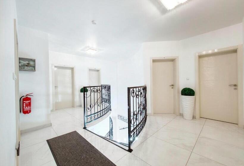 اتاق استاندارد یک نفره, Pension Amanda