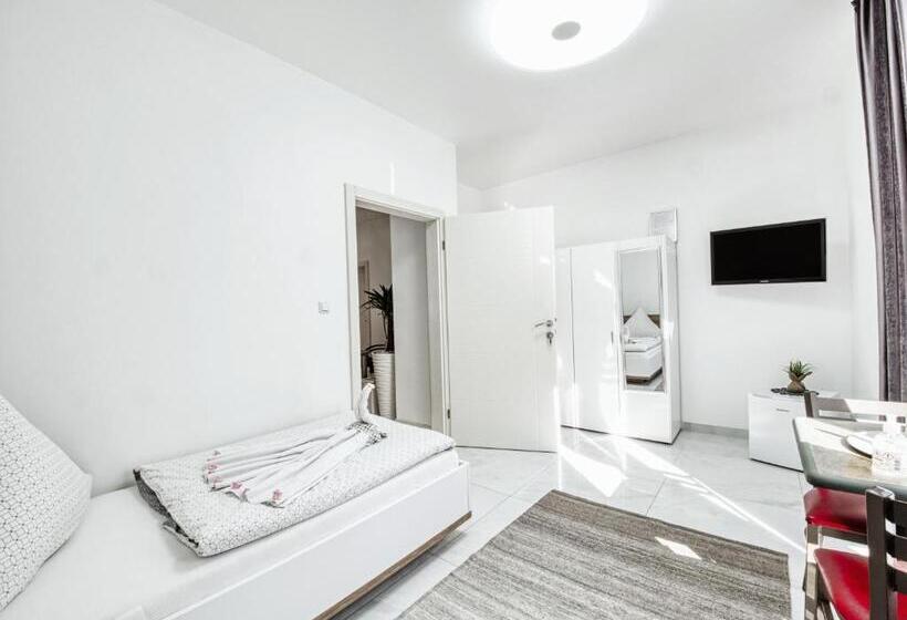 اتاق استاندارد, Pension Amanda