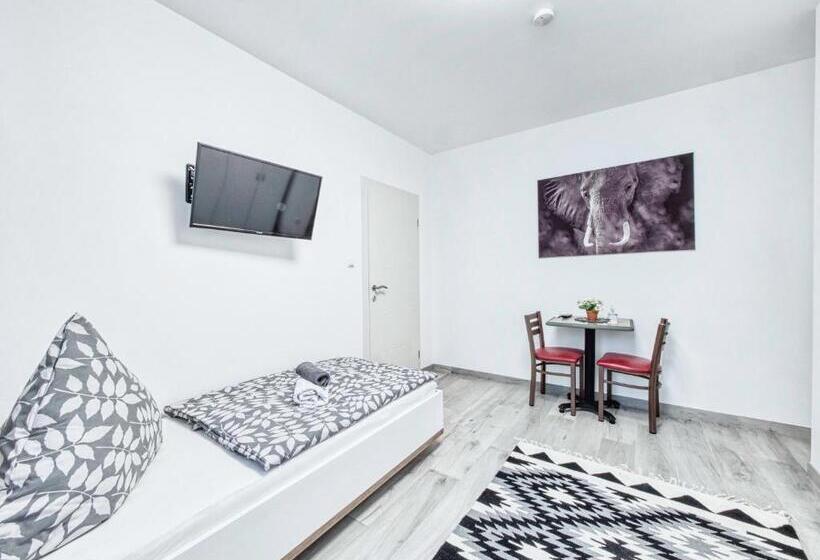 اتاق استاندارد, Pension Amanda