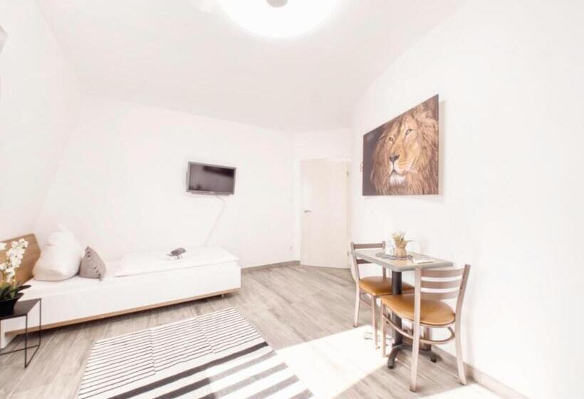 اتاق استاندارد یک نفره, Pension Amanda