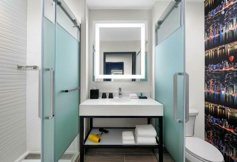 Номер Стандарт, Aloft Katy Mills