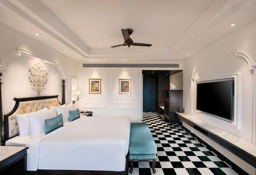اتاق لوکس با تخت بزرگ, Aurika, Udaipur