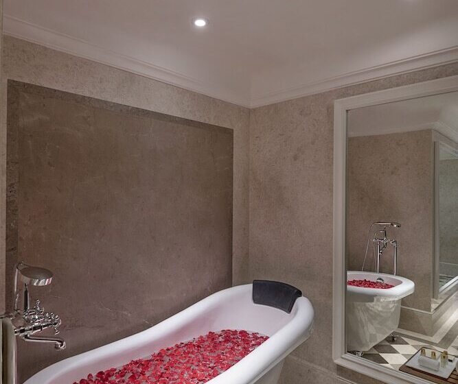 سوییت با استخر, Aurika, Udaipur