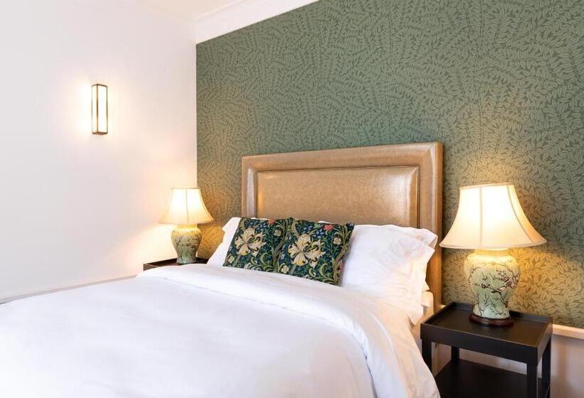 חדר סטנדרט, Gunmakers