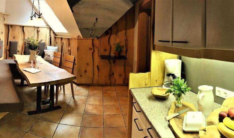 2 Bedroom Apartment, Garni Ida