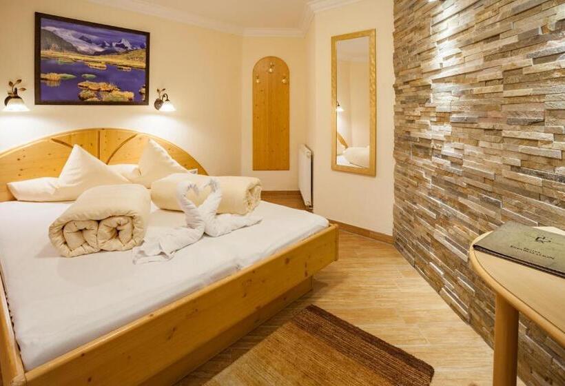 3 Bedroom Apartment, Garni Ida