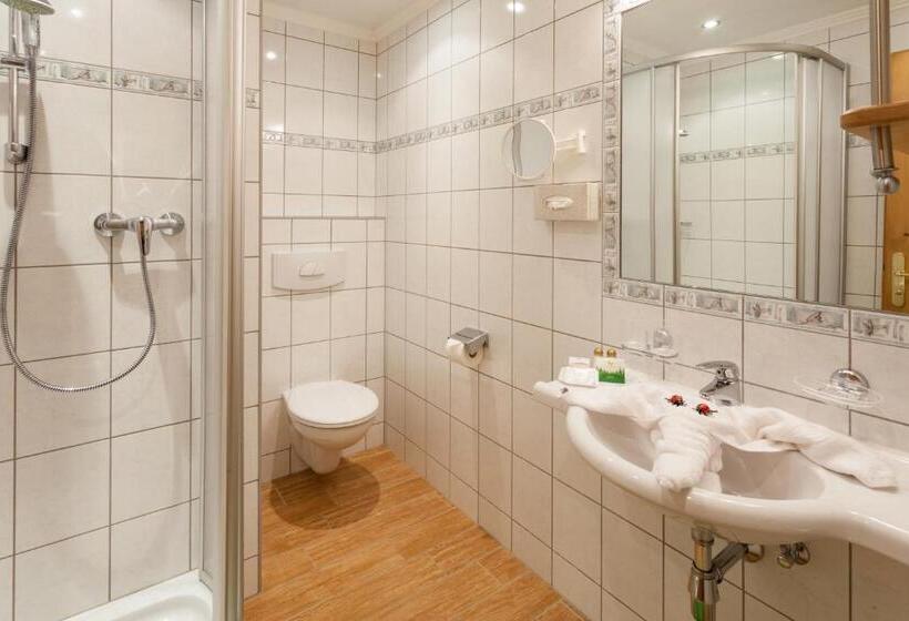 3 Bedroom Apartment, Garni Ida