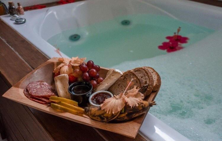 חדר דלוקס, Sapê Guest