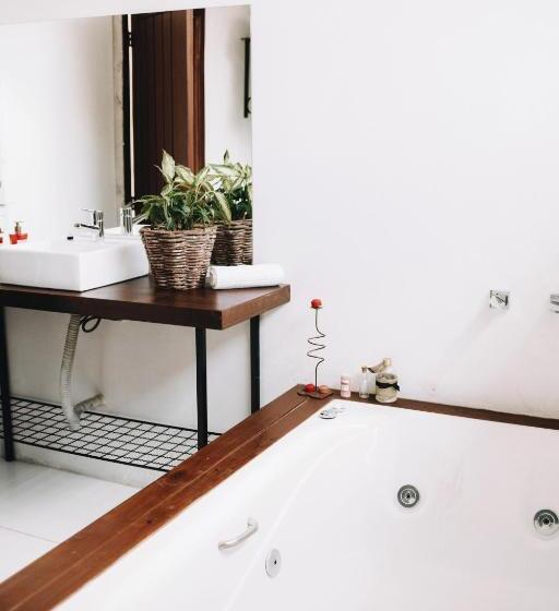 חדר דלוקס, Sapê Guest