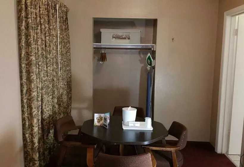 اتاق لوکس, El Dorado Motel