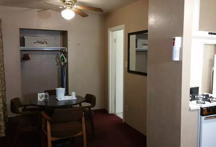 اتاق لوکس, El Dorado Motel