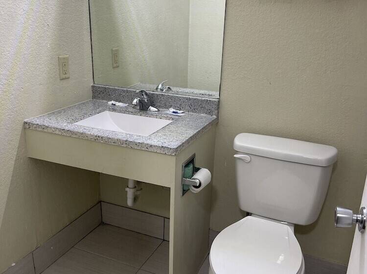 Номер Стандарт 2 Двуспальные Кровати, Americas Best Value Inn Alexandria